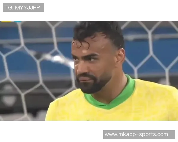 克鲁塞罗中卫布鲁诺入选巴西国家队引发热议上轮联赛刚染红遭争议 克鲁塞罗中卫布鲁诺入选巴西国家队引发热议上轮联赛刚染红遭争议