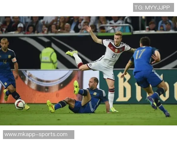 巴贝尔绝杀致敬若塔赛后模仿庆祝动作展现团队精神与友谊 巴贝尔绝杀致敬若塔赛后模仿庆祝动作展现团队精神与友谊