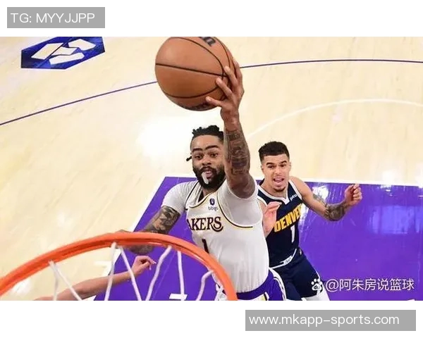 詹姆斯投篮与传球给八村的差异何在为何引发如此争议