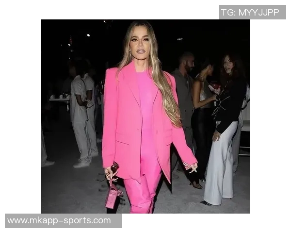 内维斯女友分享巴黎时装周精彩瞬间感受城市每个角落的魔力与魅力