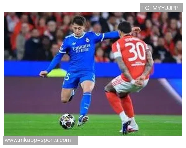 皇马半场领先巴列卡诺维尼修斯打破联赛进球荒贝林因伤退场