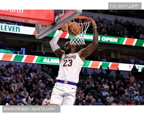 湖人三分如雨下全场34投19中命中率高达559展现强大火力